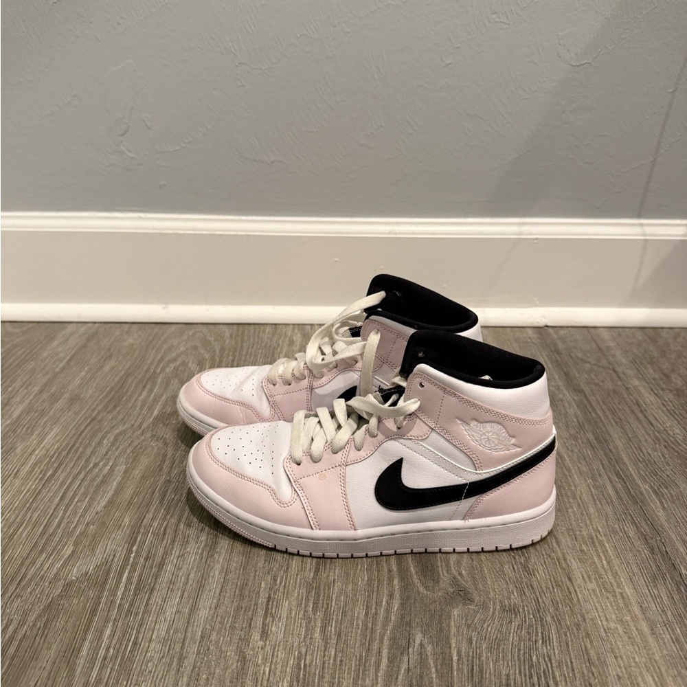 Jordan Sneakers in Black and White